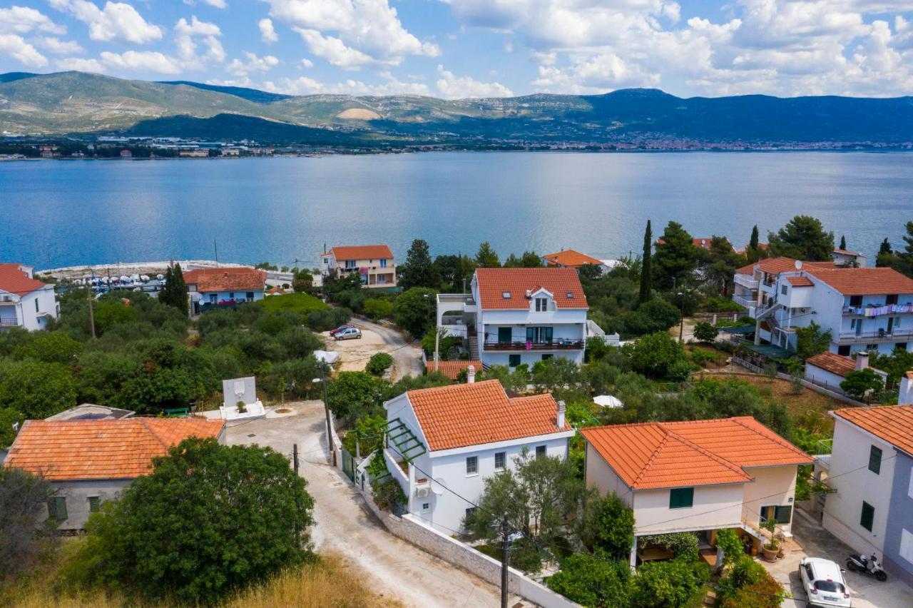 The Three Flowers Pool House Трогир Экстерьер фото