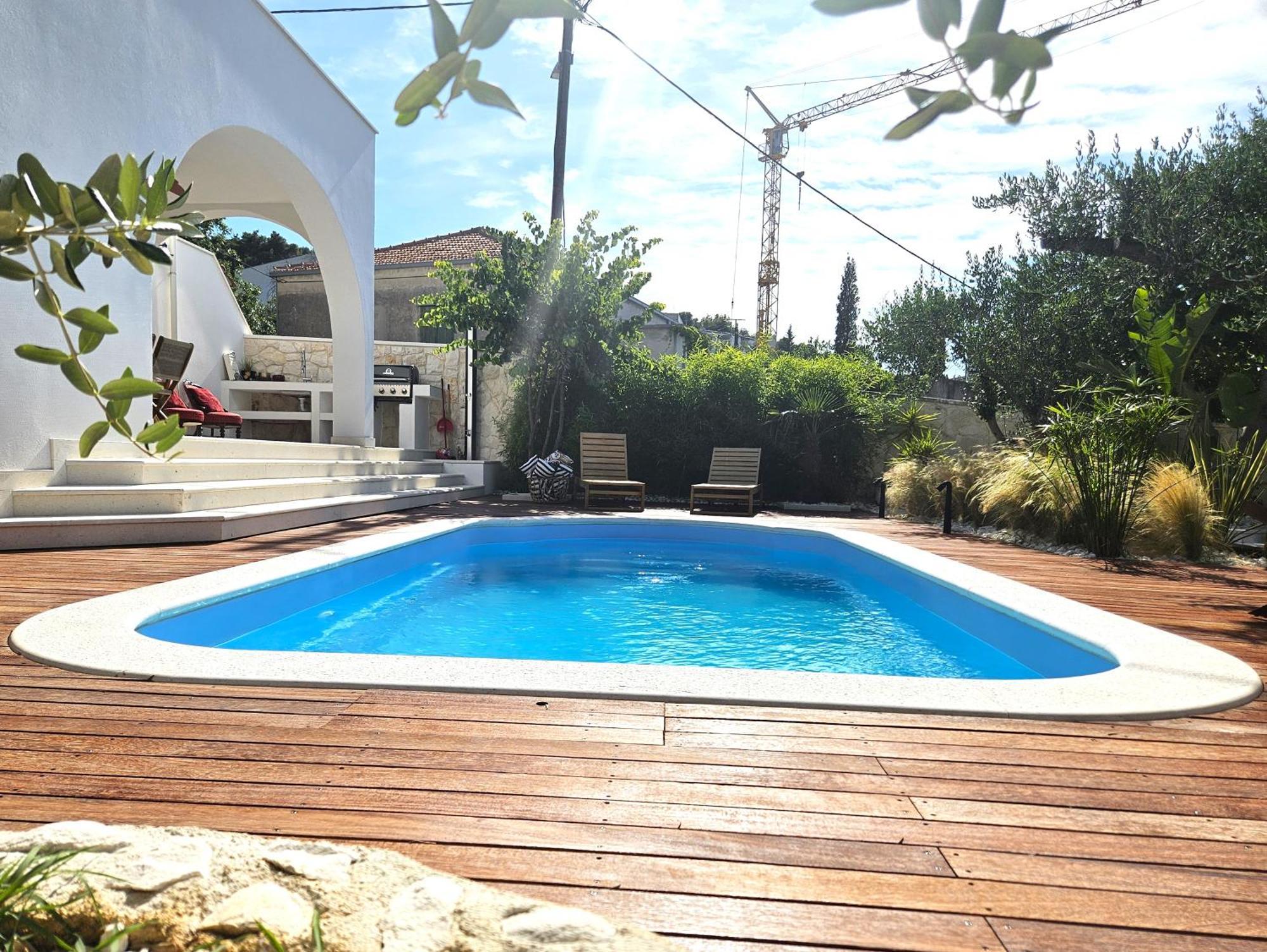 The Three Flowers Pool House Трогир Экстерьер фото