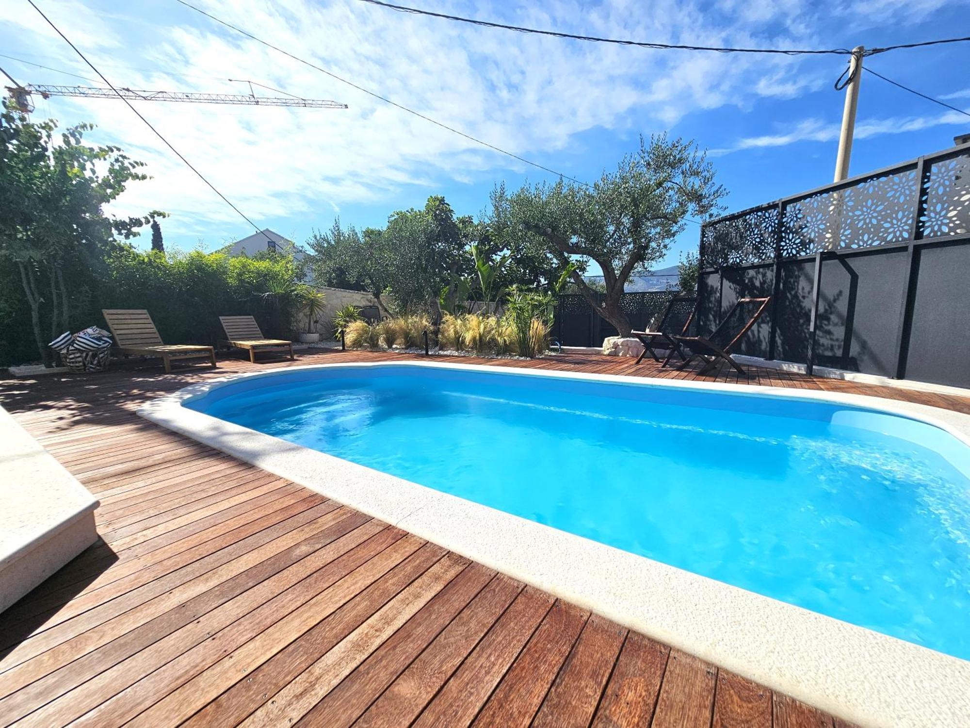 The Three Flowers Pool House Трогир Экстерьер фото
