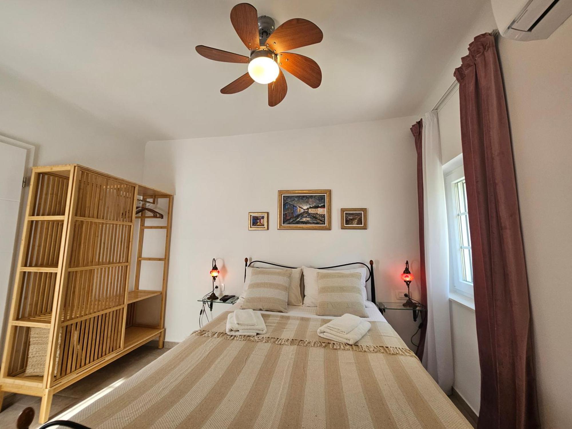 The Three Flowers Pool House Трогир Экстерьер фото