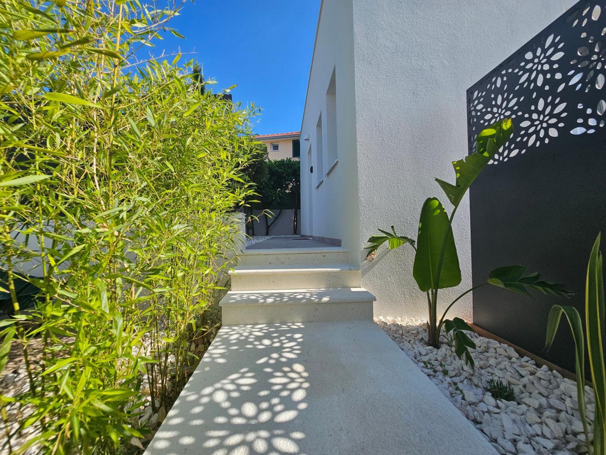 The Three Flowers Pool House Трогир Экстерьер фото
